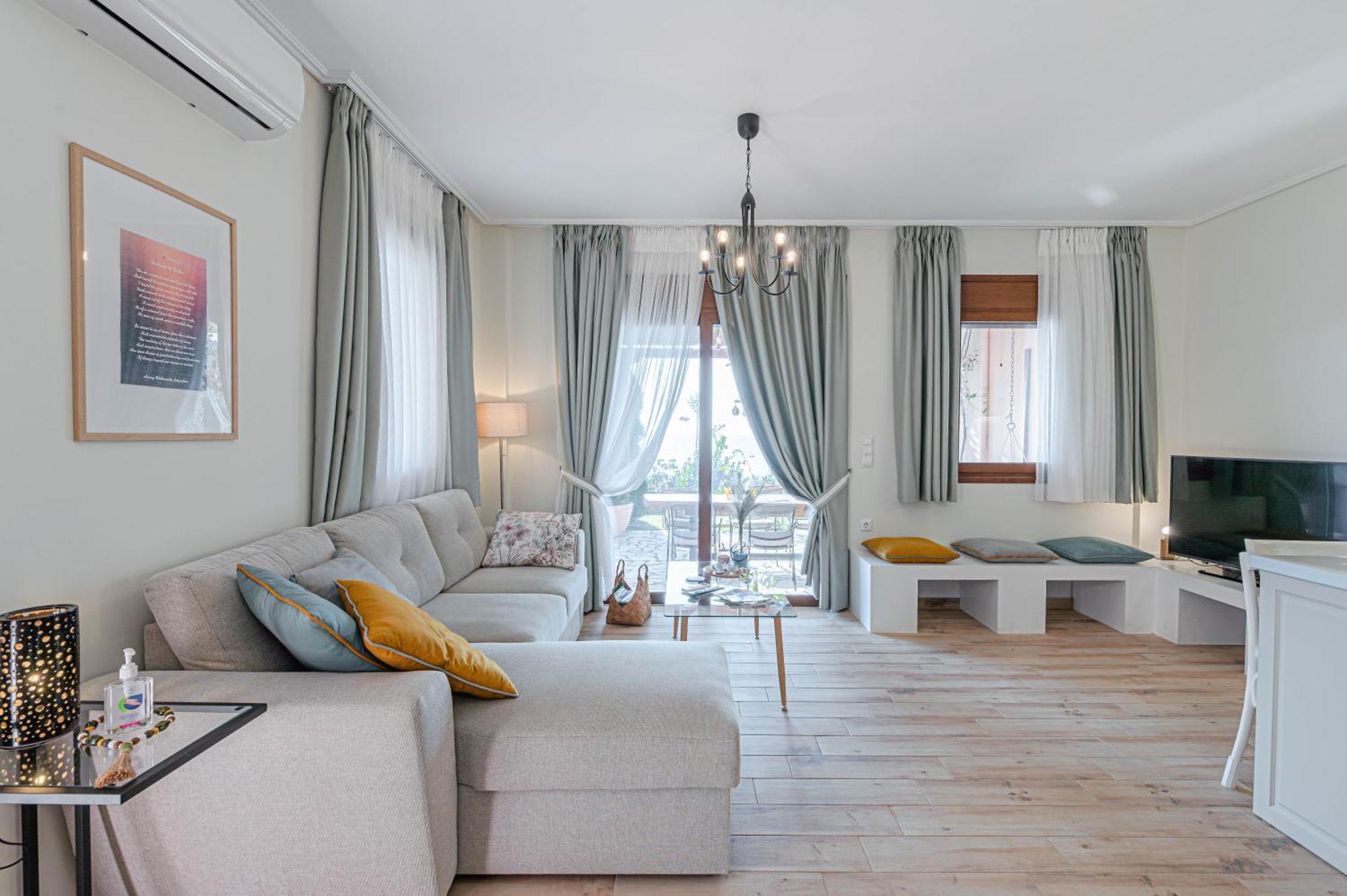 Paralio Astros Beachfront Suites زيروبيغادو المظهر الخارجي الصورة