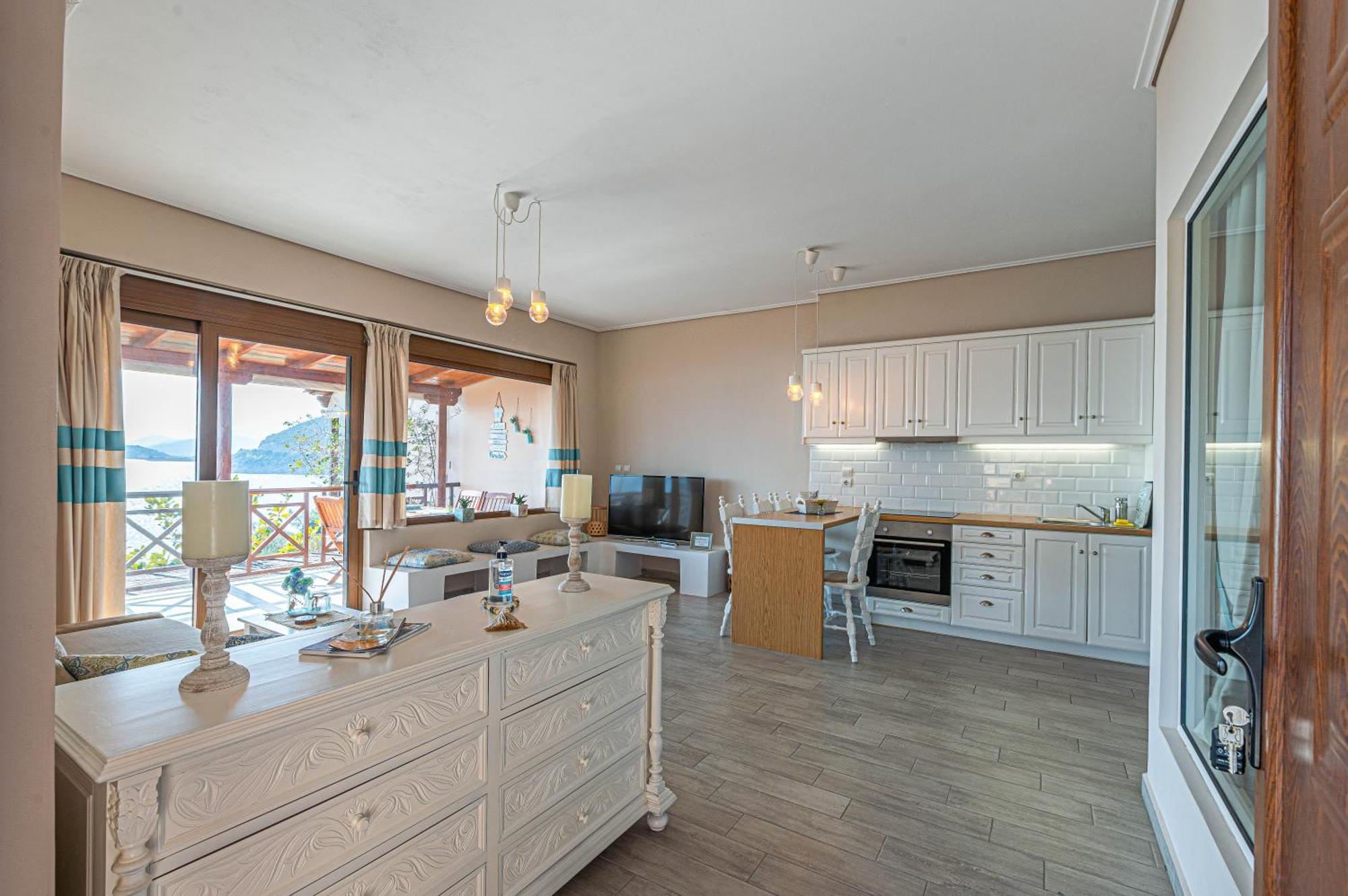 Paralio Astros Beachfront Suites زيروبيغادو المظهر الخارجي الصورة