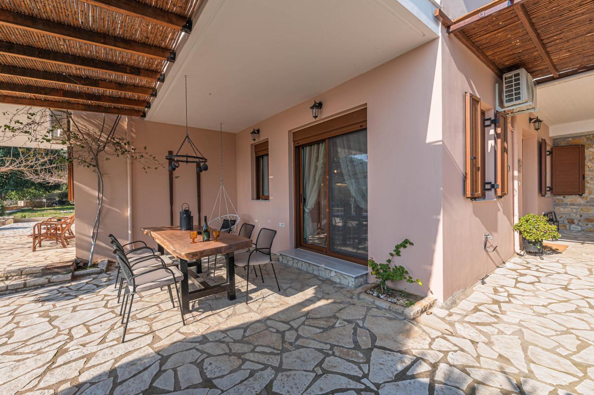 Paralio Astros Beachfront Suites زيروبيغادو المظهر الخارجي الصورة