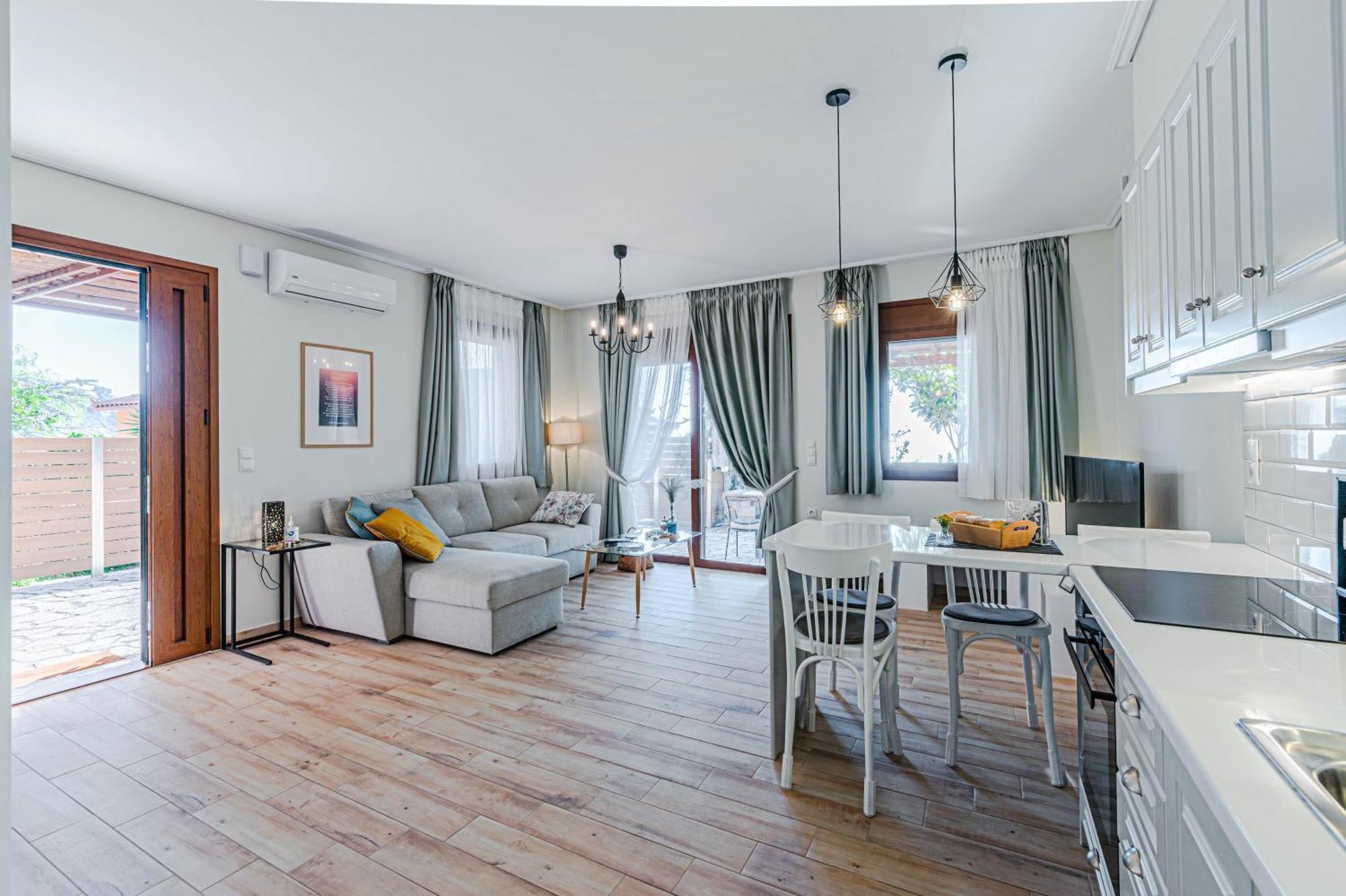 Paralio Astros Beachfront Suites زيروبيغادو المظهر الخارجي الصورة