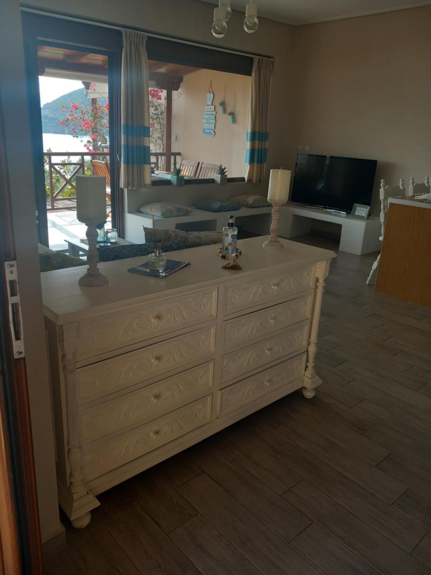 Paralio Astros Beachfront Suites زيروبيغادو الغرفة الصورة