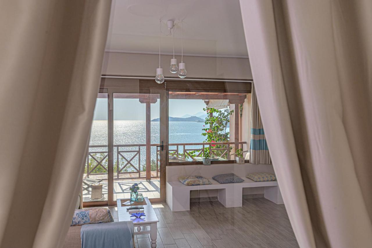 Paralio Astros Beachfront Suites زيروبيغادو المظهر الخارجي الصورة