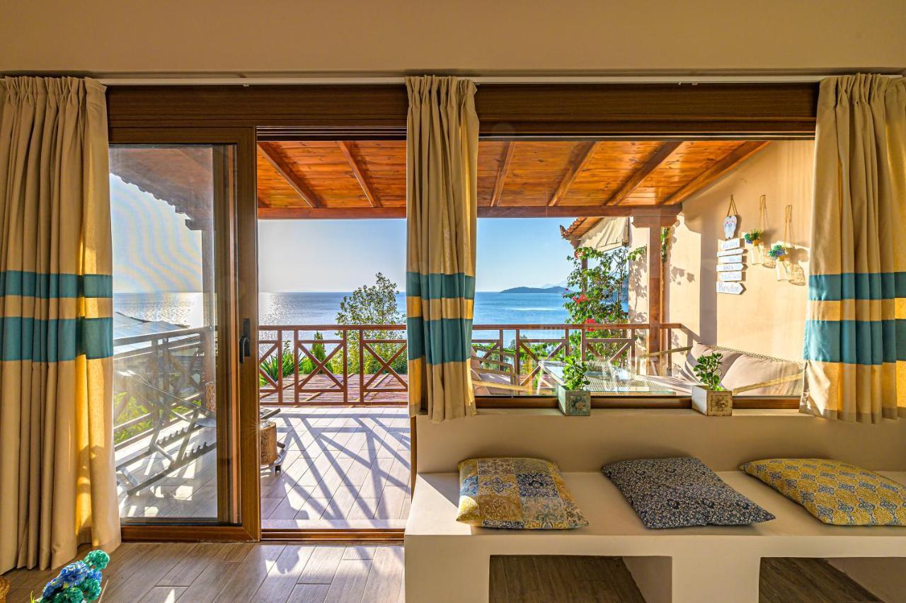 Paralio Astros Beachfront Suites زيروبيغادو المظهر الخارجي الصورة