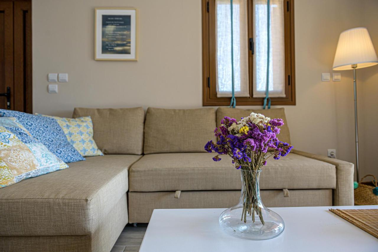 Paralio Astros Beachfront Suites زيروبيغادو المظهر الخارجي الصورة