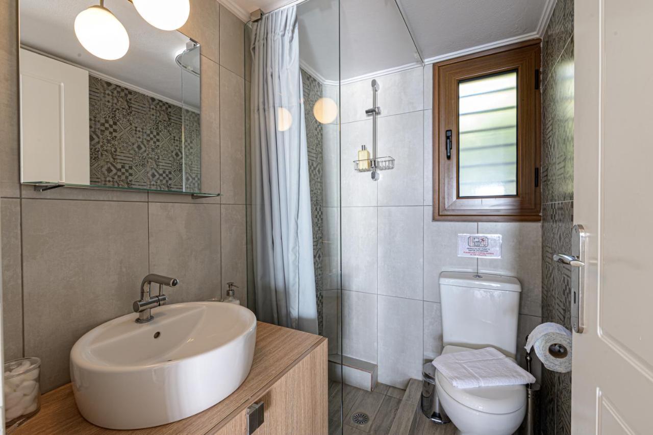 Paralio Astros Beachfront Suites زيروبيغادو المظهر الخارجي الصورة