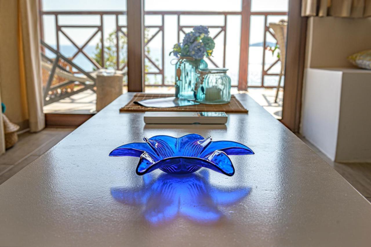 Paralio Astros Beachfront Suites زيروبيغادو المظهر الخارجي الصورة